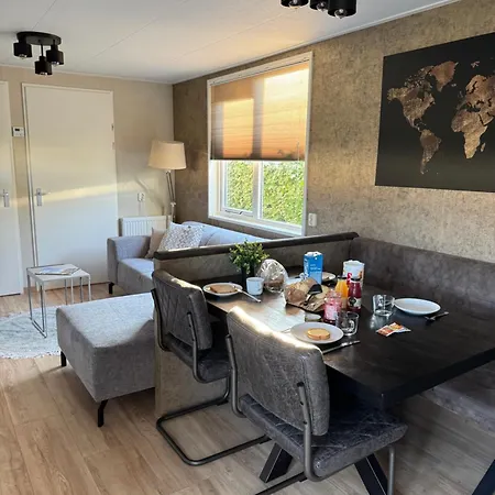 Boerennest - Heerlijk Met Overkapt Terras En 3 Slaapkamers - Max 5 Pers - 3 Km Noordzee - Locatie Op Moorhoek 10 *