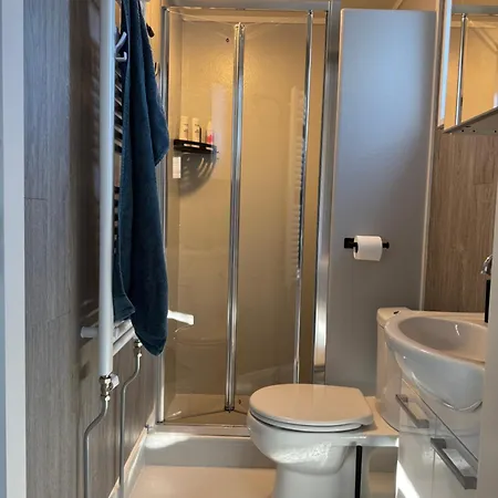 אתר קמפינג Boerennest - Heerlijk Met Overkapt Terras En 3 Slaapkamers - Max 5 Pers - 3 Km Noordzee - Locatie Op Moorhoek 10 רוקאנייה